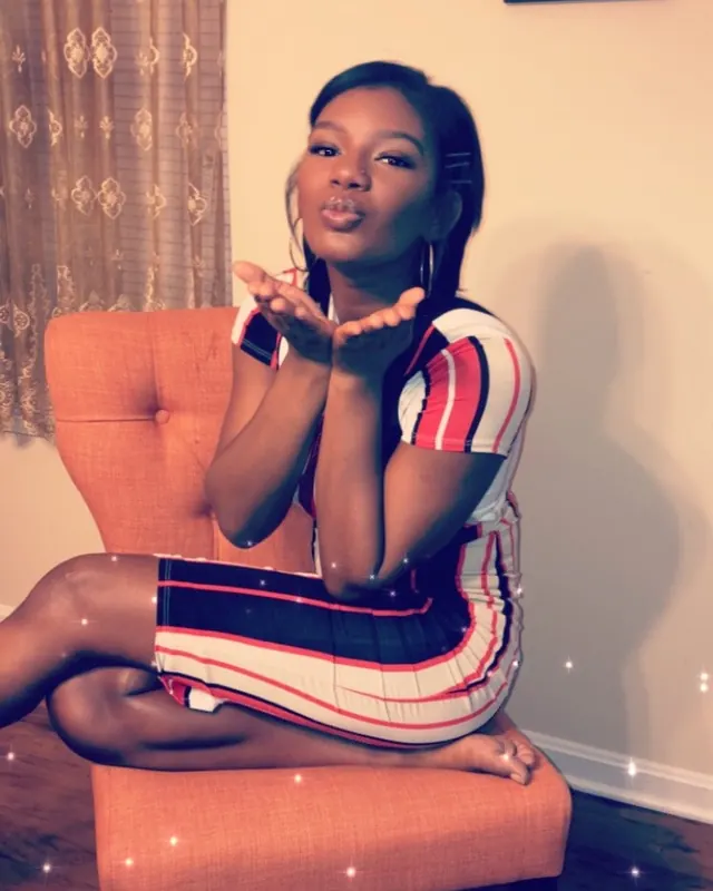 Naomi, 29 ans, plan cul à Saint-Genouph